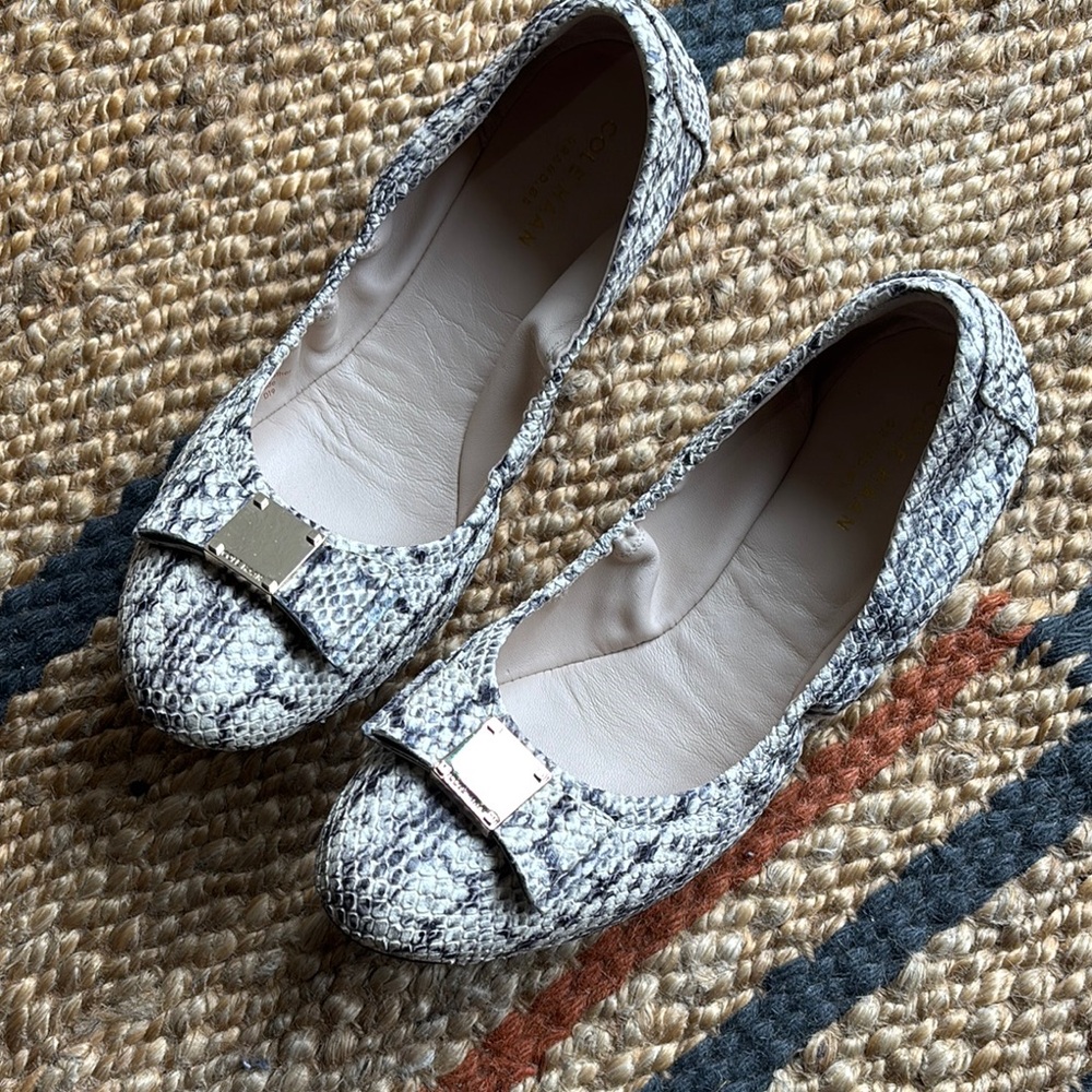Cole Haan Gray Snakeskin Flats 9B